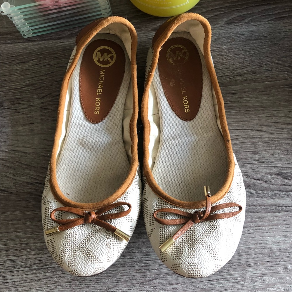 Michael Kors flats!